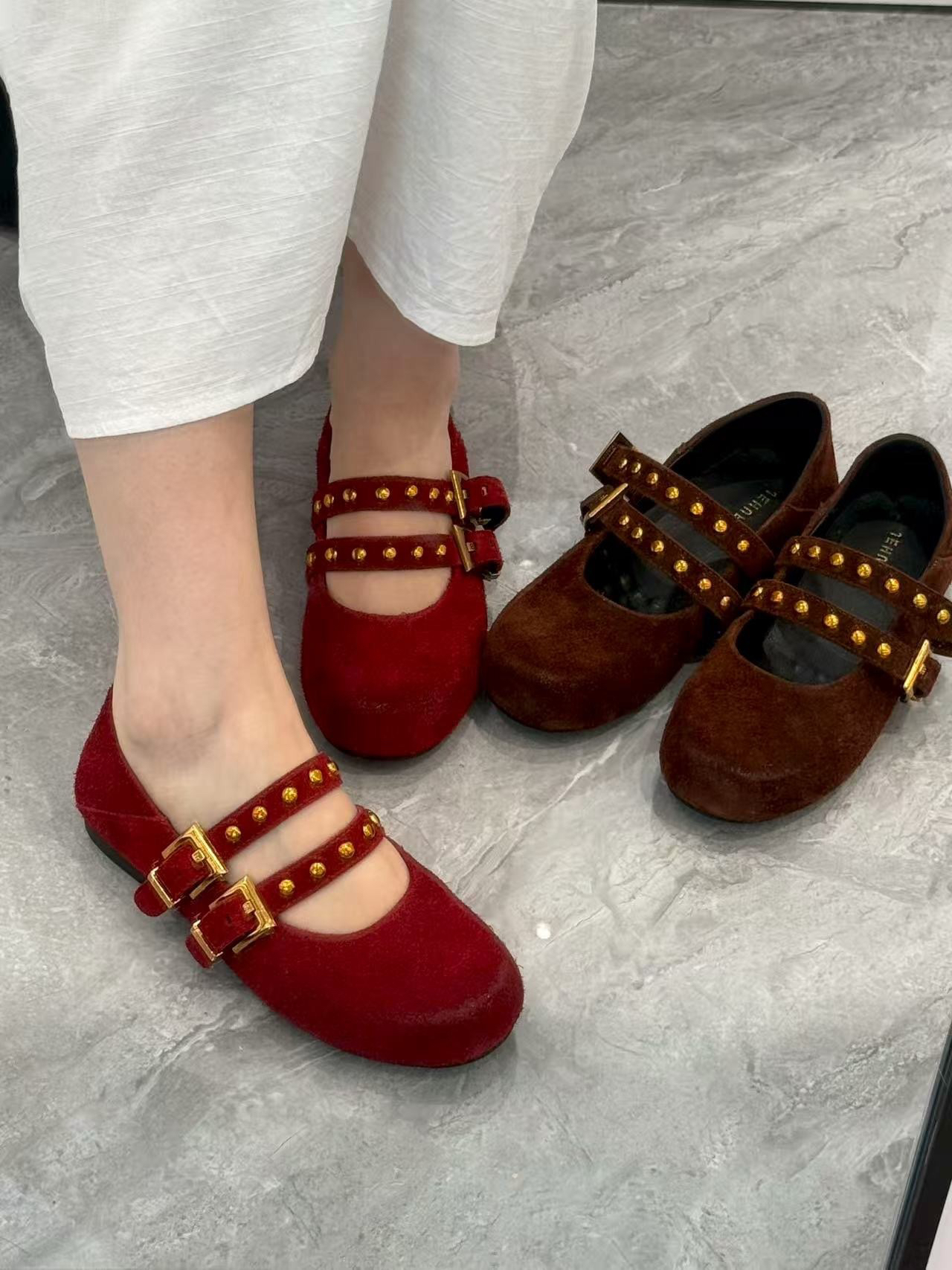 JEHURFIE纪华菲牛绒皮铆钉产擦色时装做旧工艺浅口单鞋女玛丽珍鞋