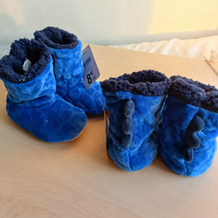 外贸冬季儿童袜子深蓝色恐龙地板袜加厚地板鞋保暖羊羔绒防滑底
