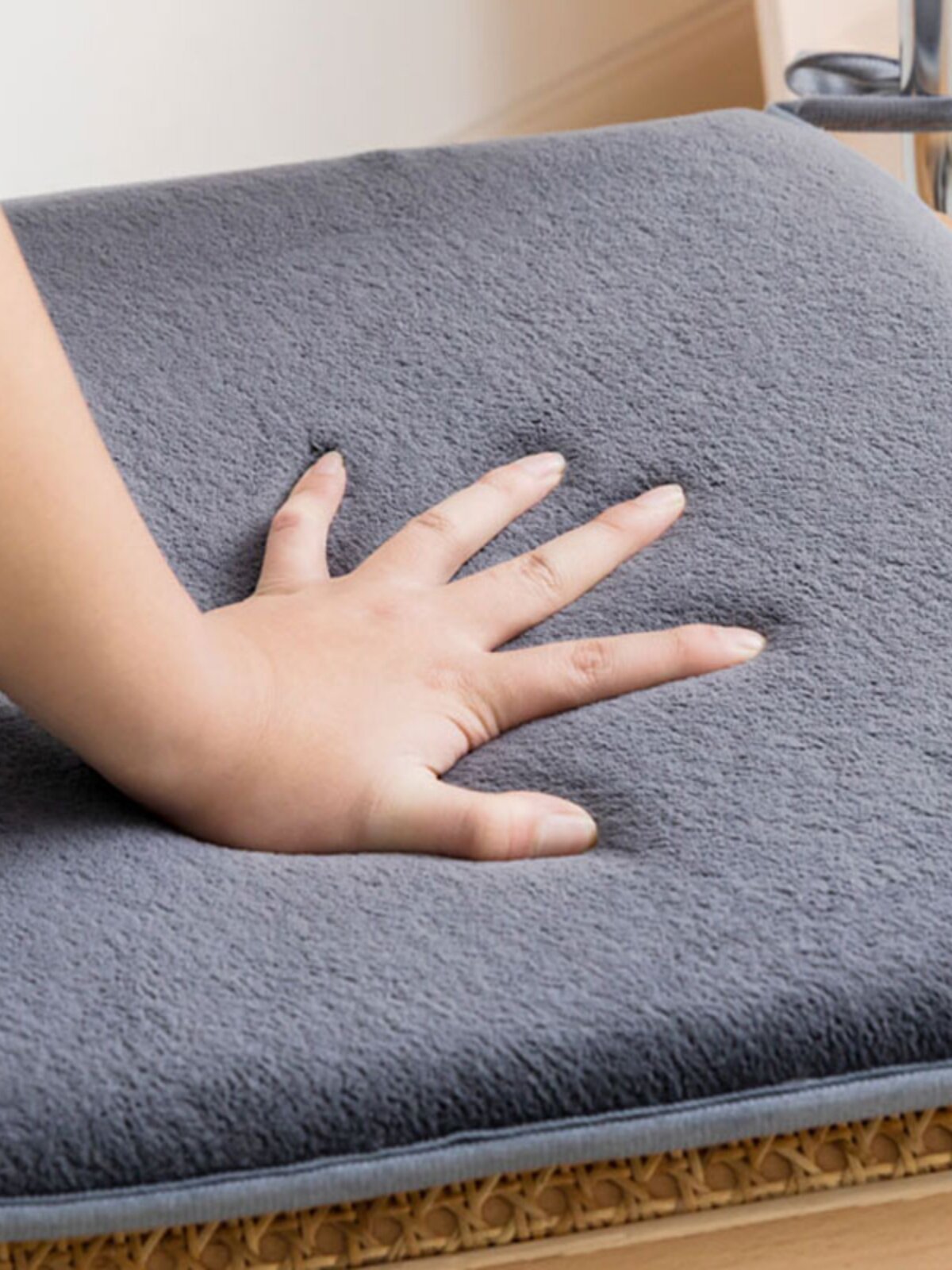 좌석 쿠션 사무실 앉아있는 의자 좌석 쿠션 학생 교실 식당 의자 쿠션 엉덩이 통증 방지 작업 겨울 스폰지 엉덩이 쿠션