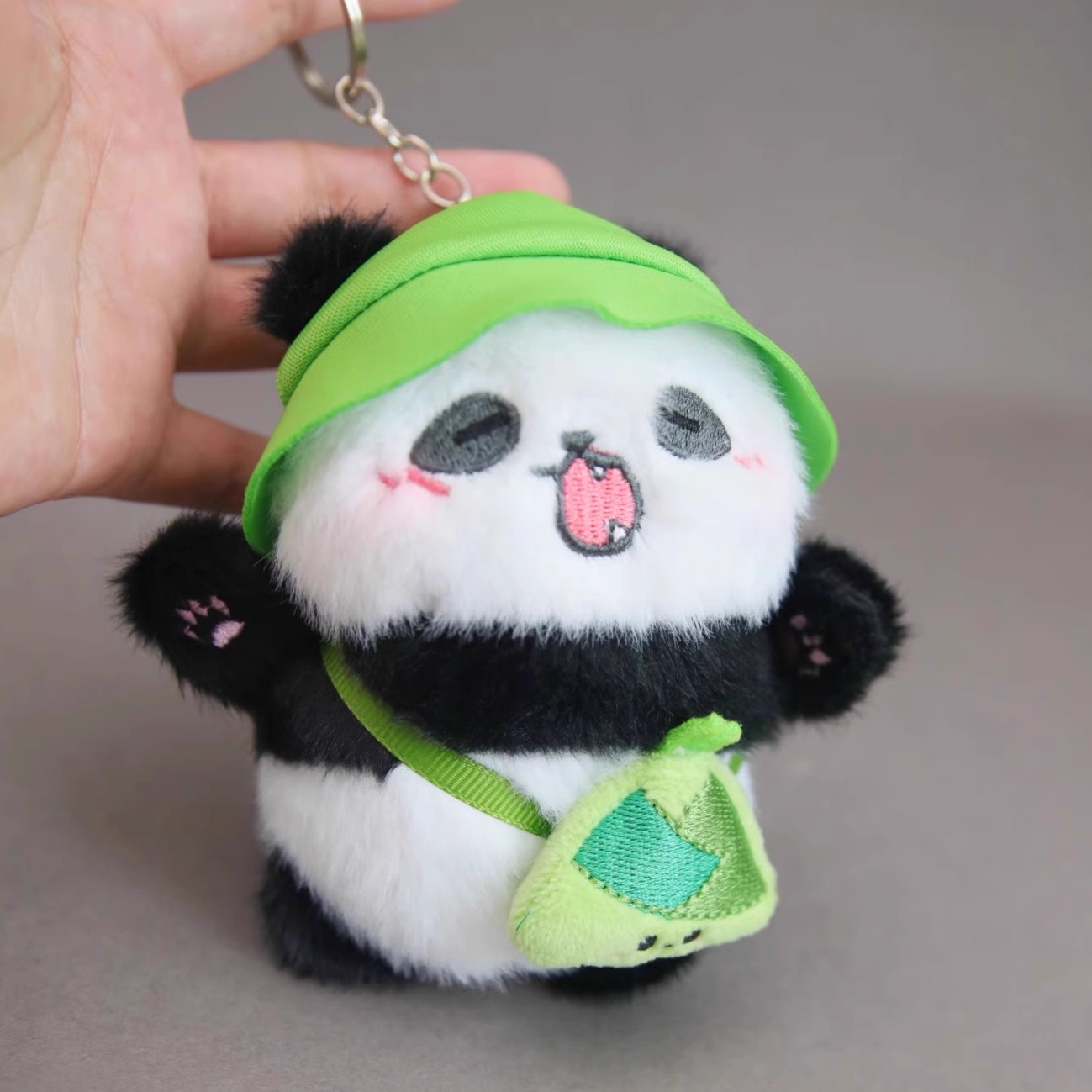 迷你熊猫小挂件毛绒钥匙扣成都戴帽子可爱背书包包饰品小礼品定制