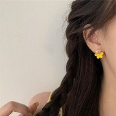 DUPIN 小众超可爱日系小熊耳钉黄色立体花朵小巧耳环耳饰防过敏