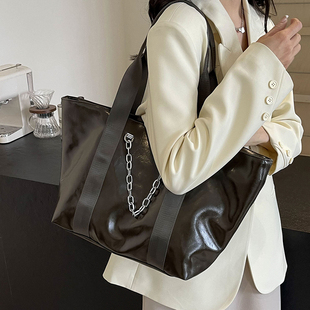 休闲软面大容量托特包女时尚新款大学生包包上课单肩包百搭手提包