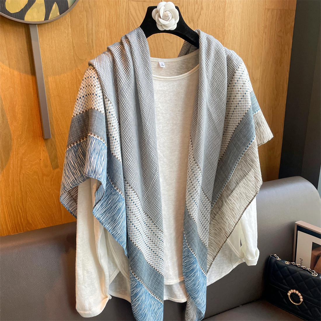 小格子亚麻围巾女士夏季新款防晒大方巾出游拍照遮阳丝巾外搭披肩