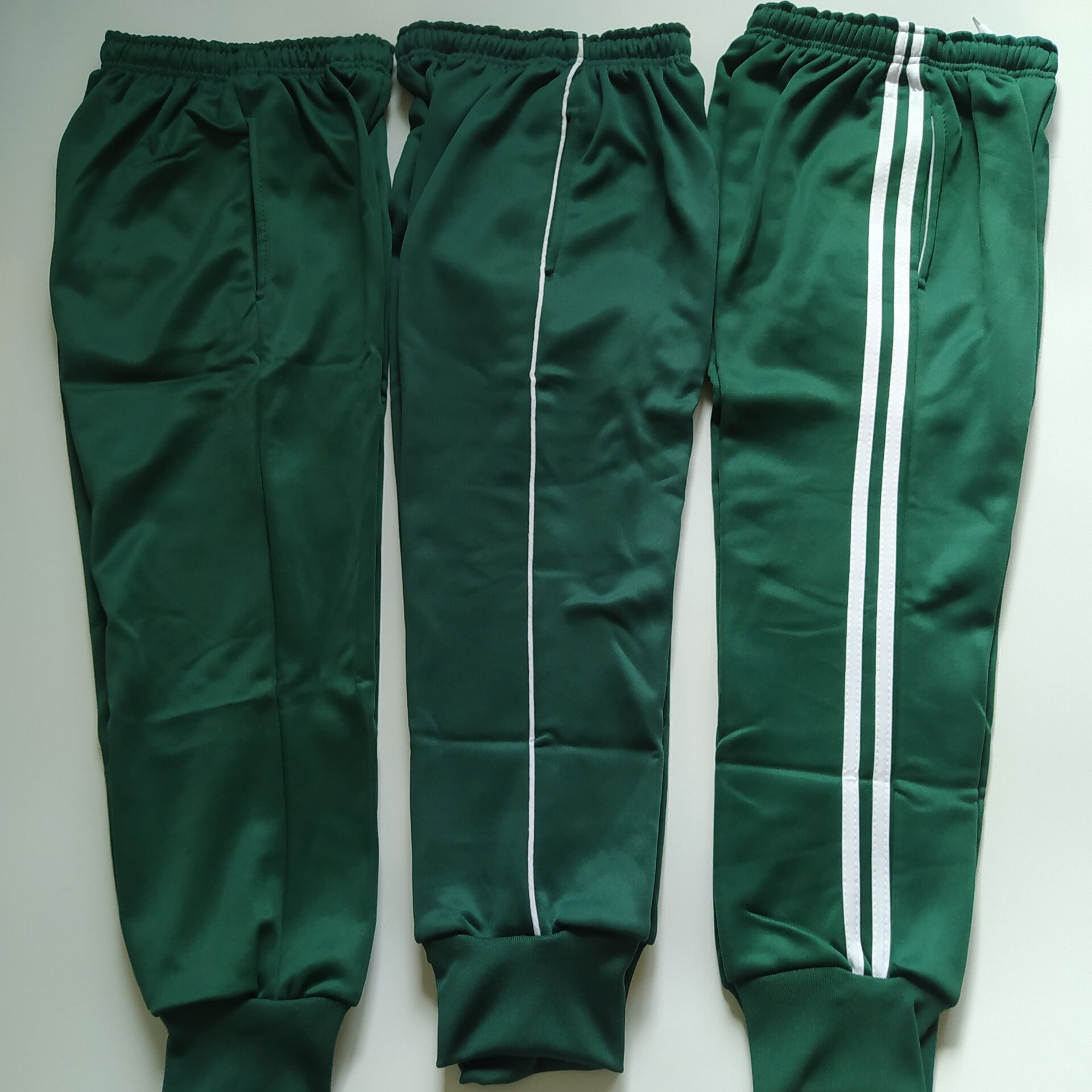 冬季墨绿色加绒校裤束脚保暖学生