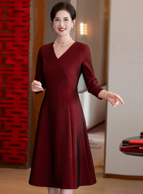 十月份喜婆婆优雅晚礼服妈妈婚宴装2025秋冬烫钻红色端庄大气大码