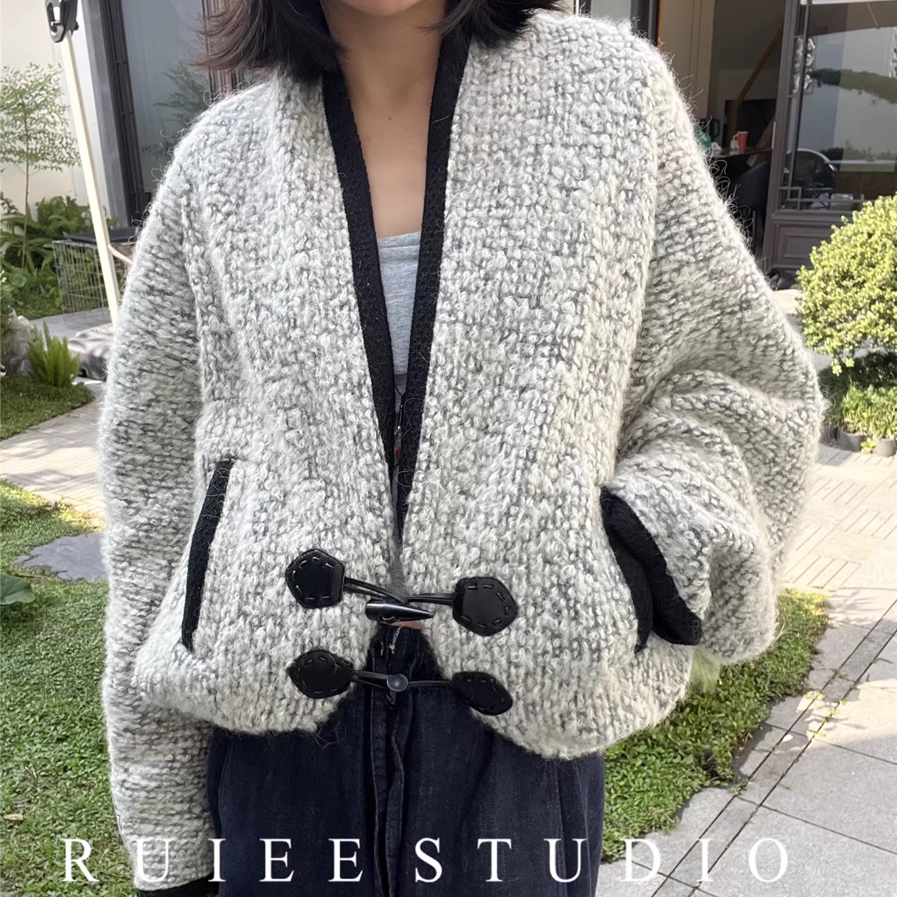 真牛角扣圈圈马海毛羊毛外套女