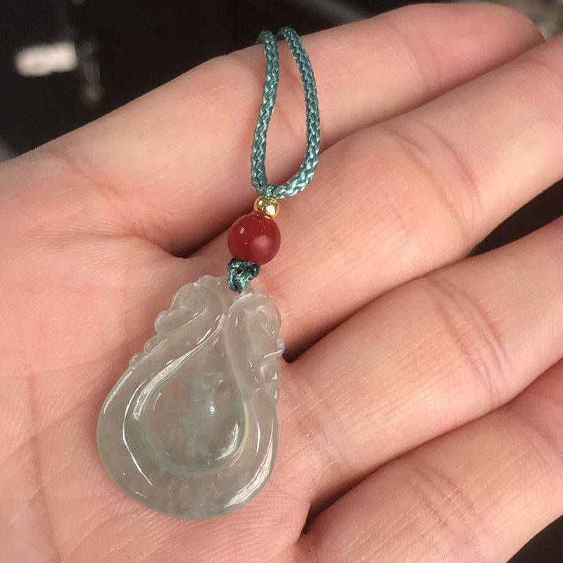 天然缅甸翡翠a货水滴吊坠冰透玉石爱心挂件冰种翠玉简约锁骨链子