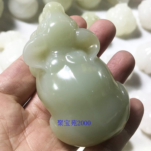 牛气冲天摆件男女招财生肖牛把玩件天然阿富汗青白玉牛手把件玉石
