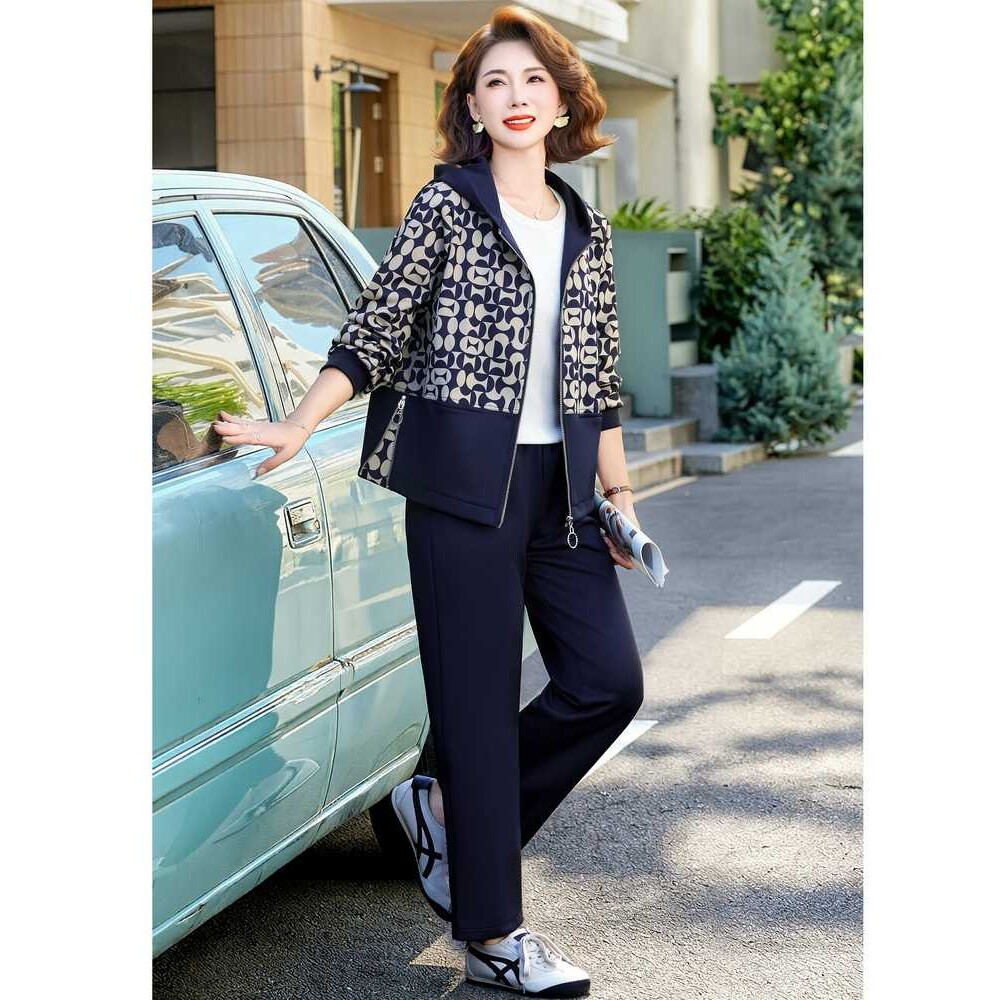 专柜妈妈秋装休闲两件套气质今年流行中年女装洋气减龄大码运动服