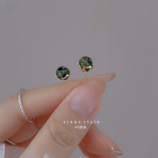 绿幽灵耳钉女小众时尚轻奢迷你小巧气质圆球高级感耳饰女生肖挂饰