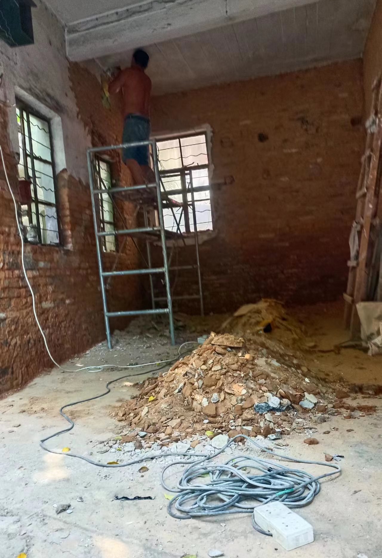 广州室内防水补漏厨房卫生间阳台楼顶外墙渗水上门免费服务勘查全