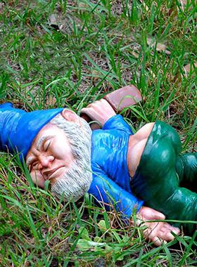 跨境创意醉酒小矮人花园室外庭院草坪装饰摆件树脂工艺品