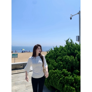 小象【海边白月光】天丝亚麻混纺一字肩褶皱收腰喇叭袖针织衫