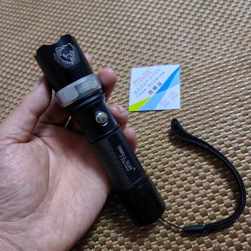 小太阳R932变焦充电远射探照探路家用骑行LED灯珠强光手电筒包邮