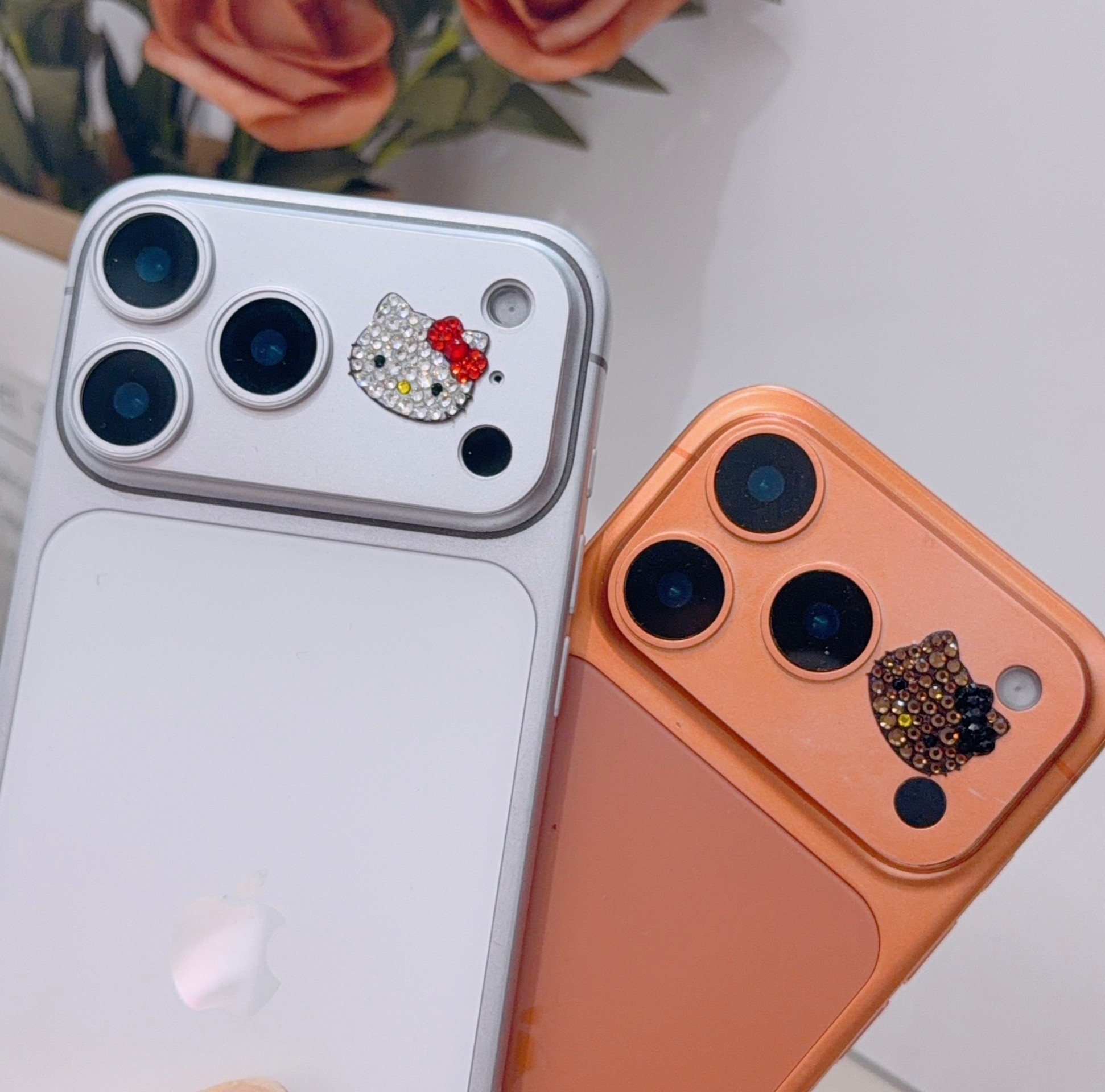 适用17pro Max镜头边装饰品可爱卡通Kitty水钻贴纸镜头贴