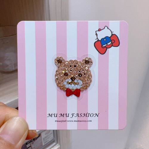 mumu饰品店铺。小熊弟弟贴纸水钻定制蝴蝶结笑脸卡通款