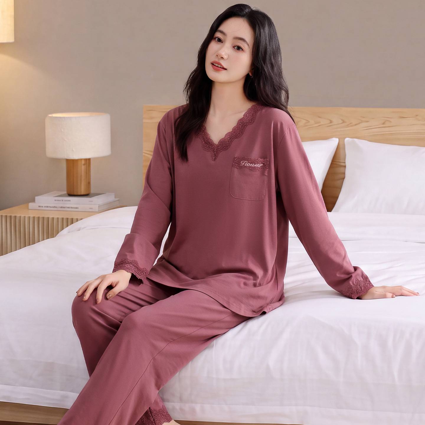 官方正品妈妈睡衣女款秋季带胸垫长袖长裤中年中老年人宽松大码老