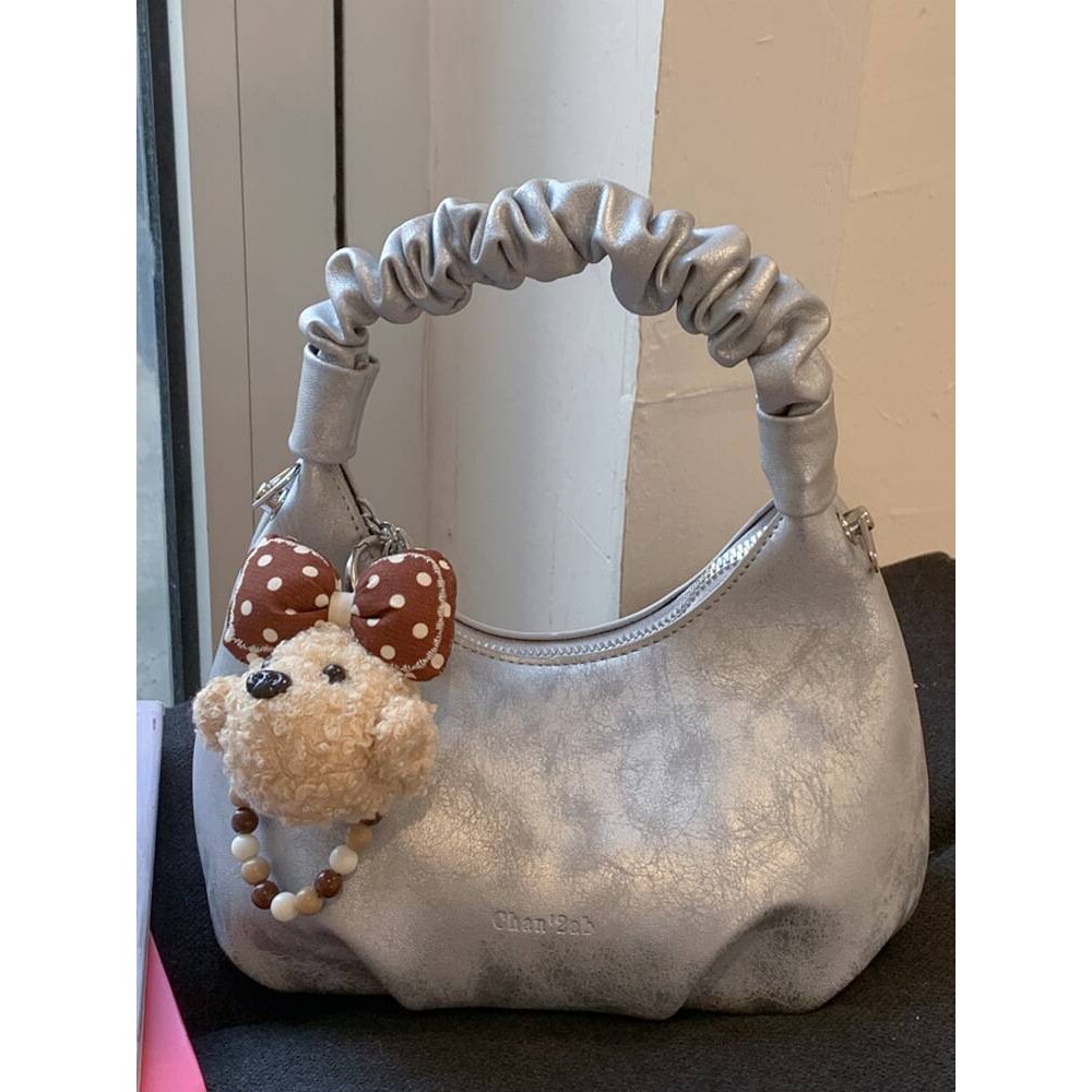 官方正品韩版手提褶皱云朵包2026春季新款洋气质感斜挎洋气链条女