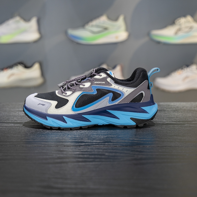 李宁四季通用耐磨反光童户外鞋