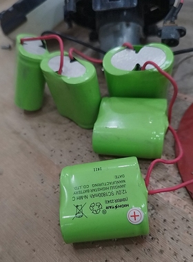 适用于小狗D530无线吸尘器电池 NI-MH SC1800mAh 12.0V充电电池组