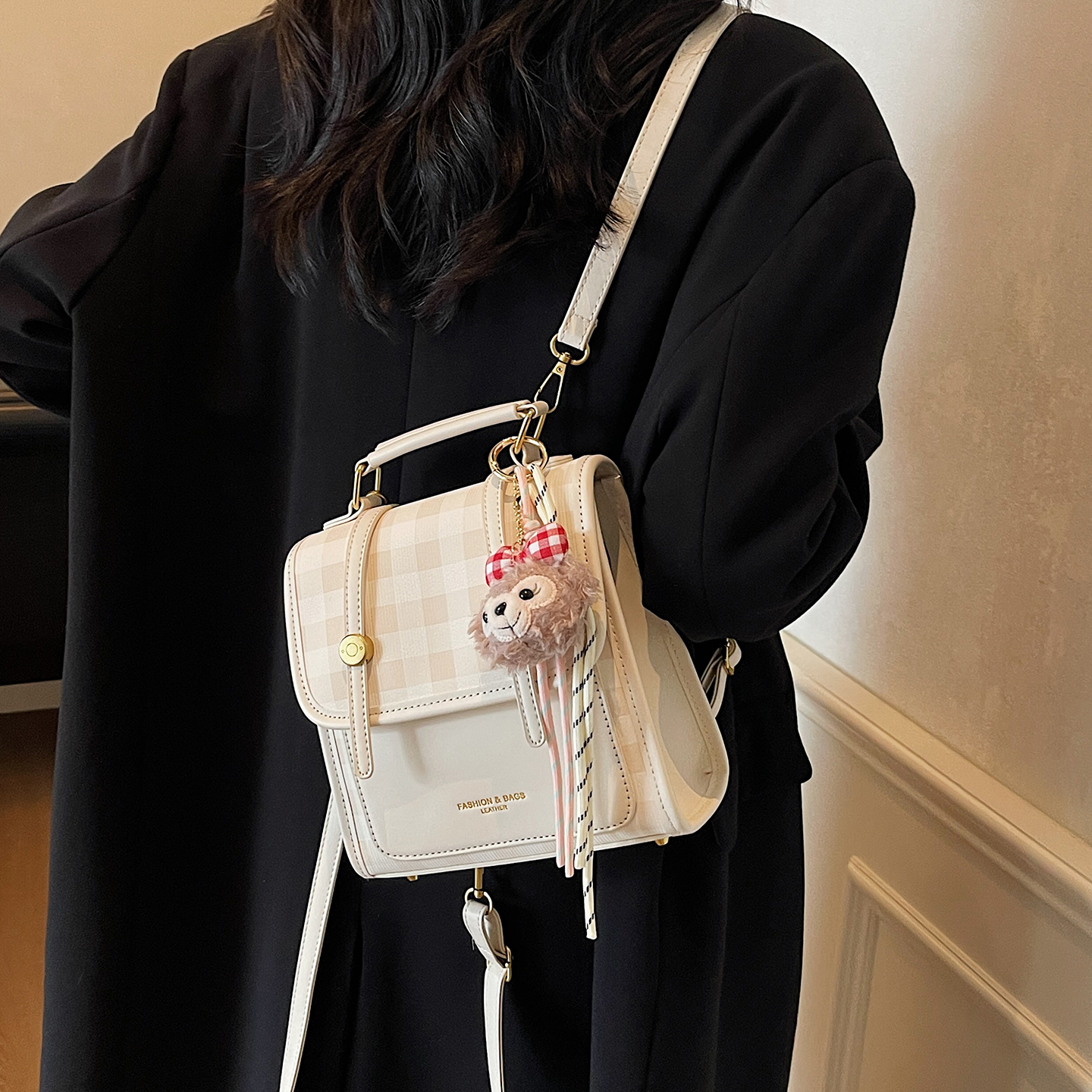 英伦休闲双肩包女时尚新款学生书包百搭单肩手提包高级感旅行背包