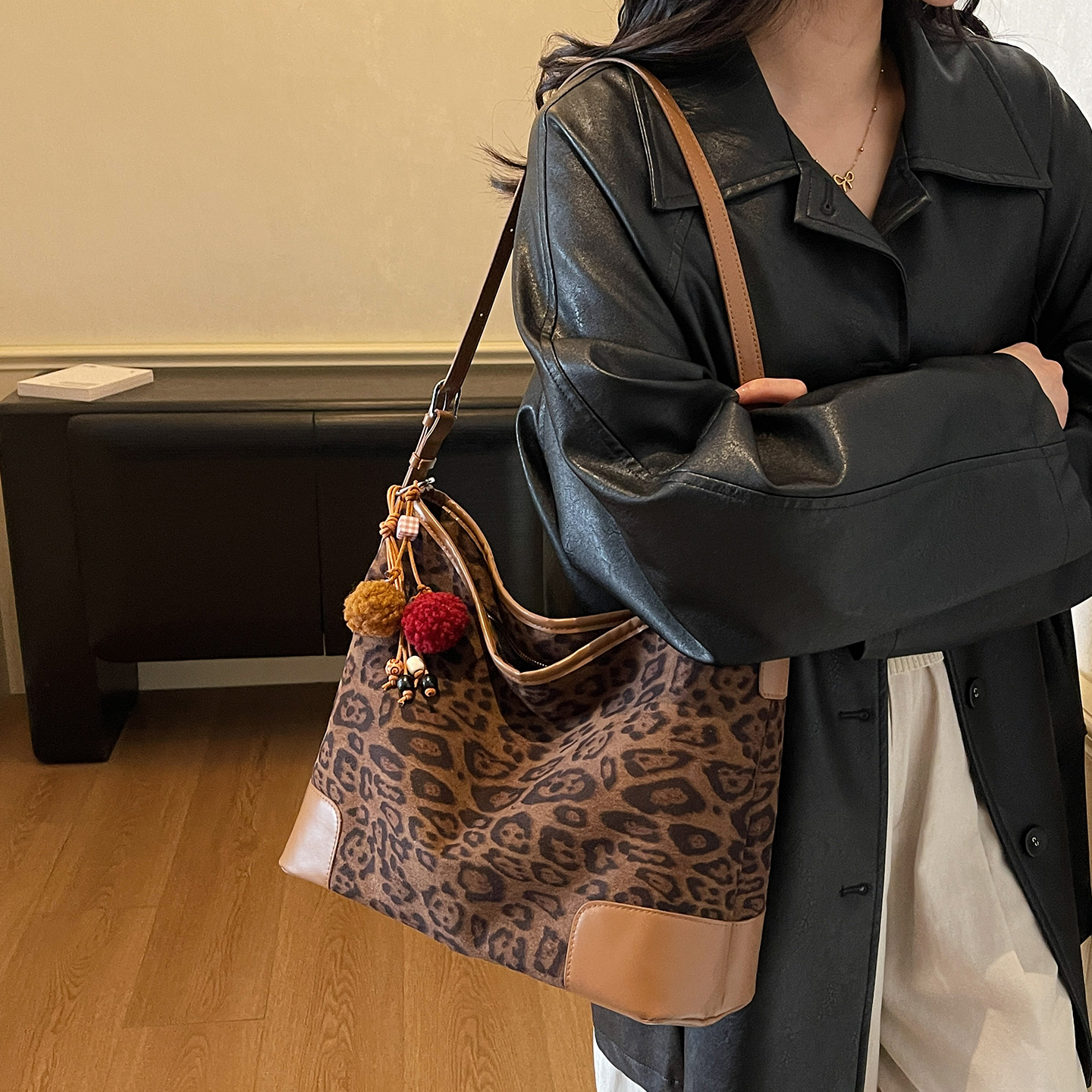 2025新款大容量复古单肩托特包