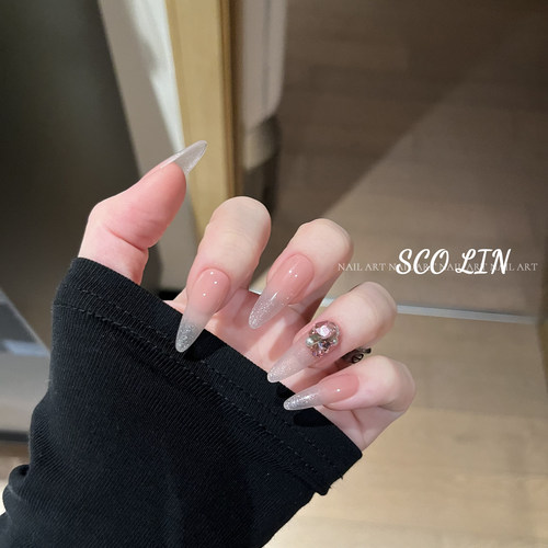 猫眼粉倒渐变长尖圆定制穿戴甲