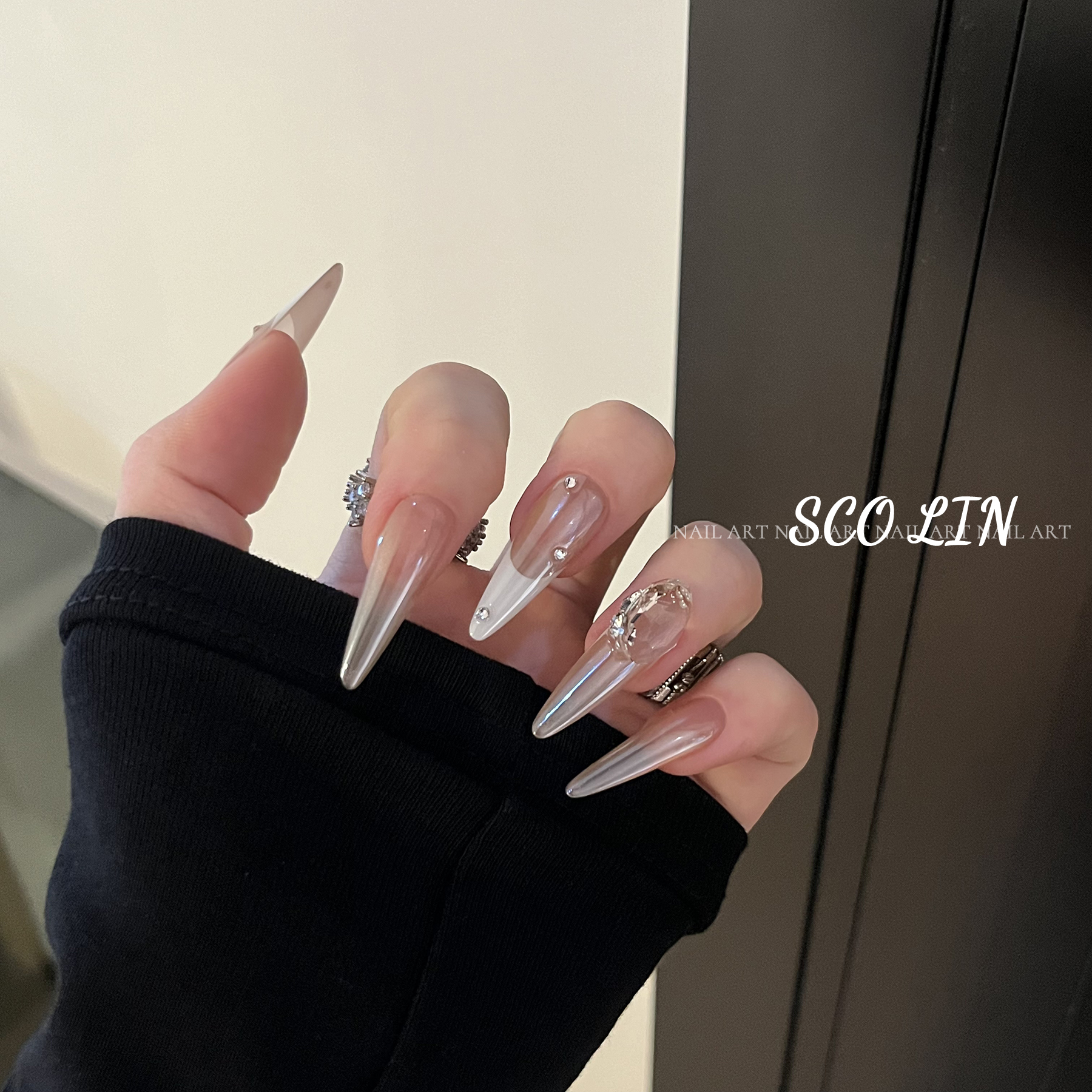 月光法式施华洛超长杏仁穿戴甲