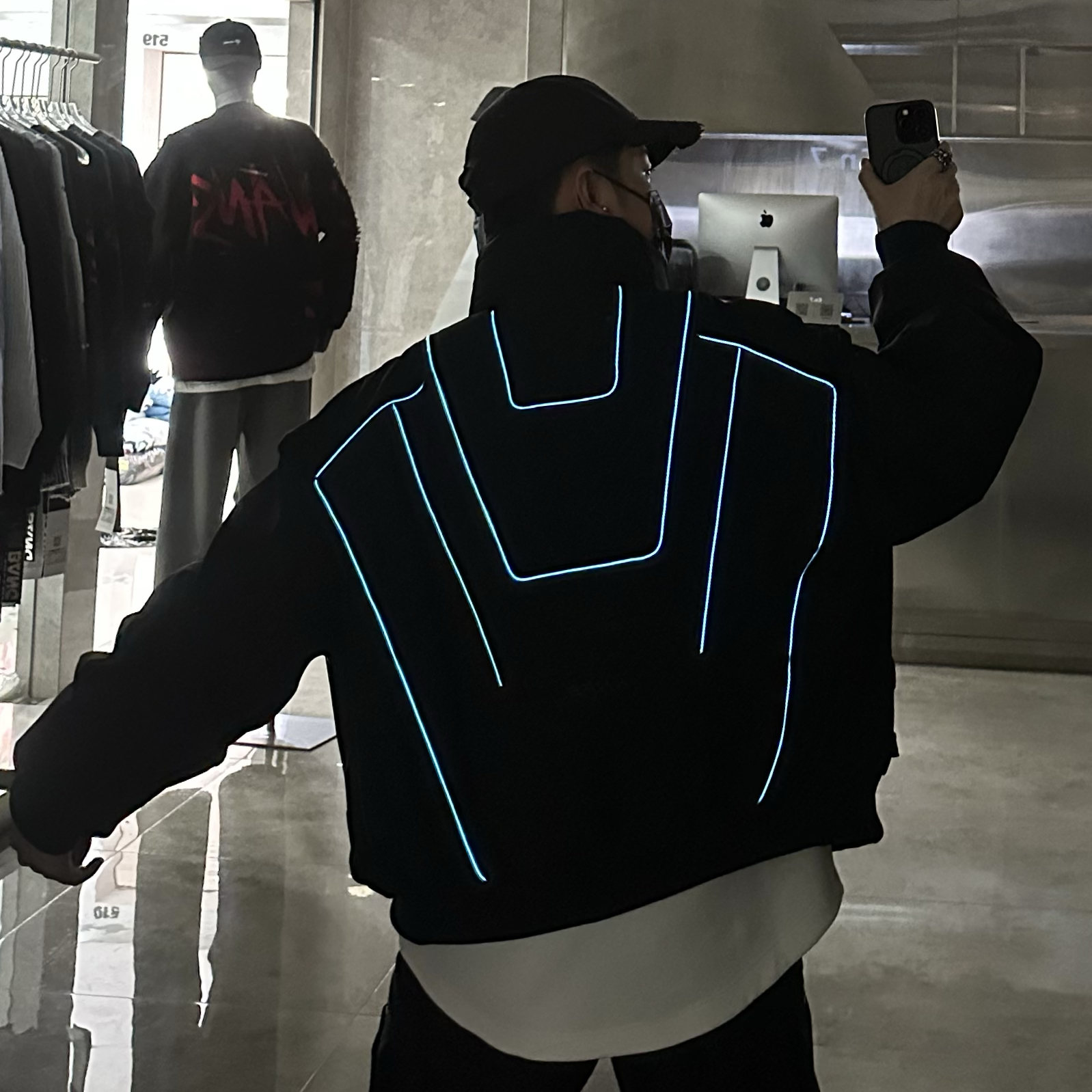 潮牌冬季立领鹅绒服男LED可发光灯带宽松青年三防户外保暖羽绒衣