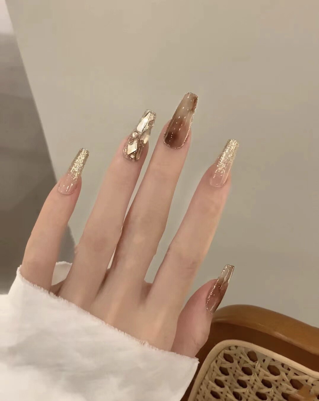 爆闪预警时尚秋冬人气新款流行色小红书推荐手工光疗美甲穿戴甲