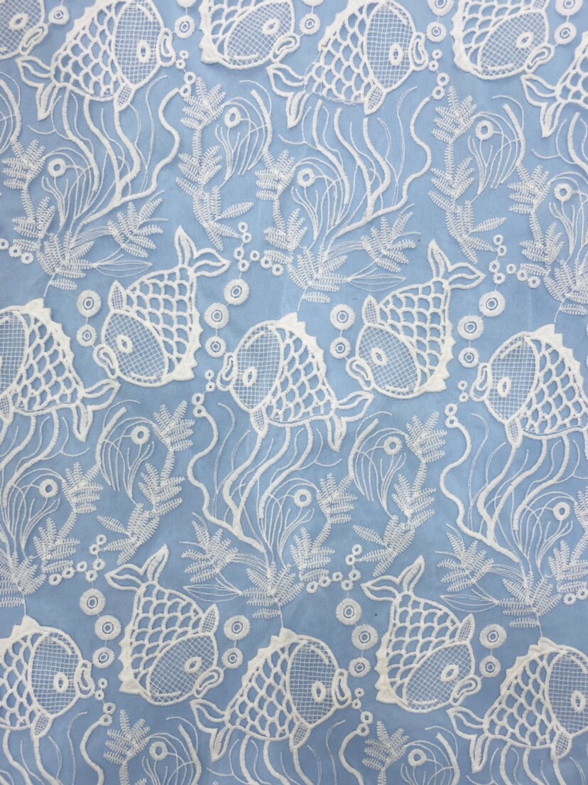 童趣盎然满幅牛奶丝刺绣 可爱小鱼儿图案1.3米宽可任意裁剪设计