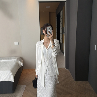 摩登197设计感飘带领长袖衬衫女