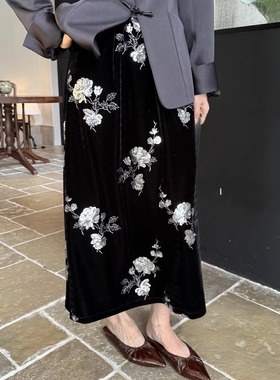 摩登197重工刺绣亮片丝绒半身裙女2025秋新款高腰直筒中长裙S8116