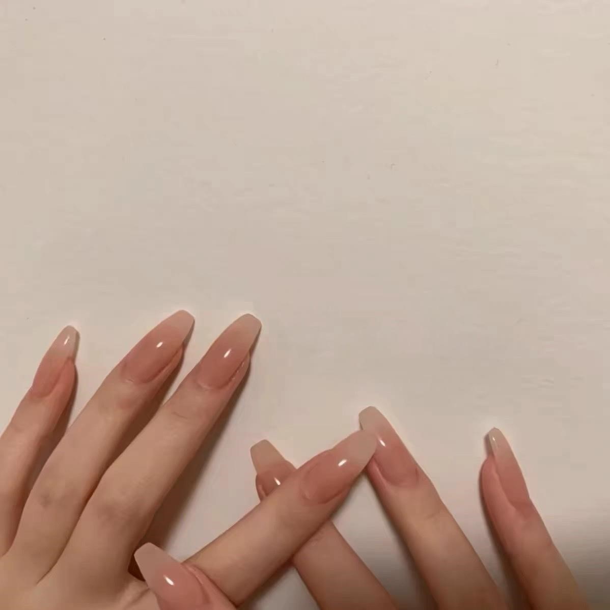 手工裸色嬛嬛美甲穿戴甲订婚中长款2025新款高级感拍婚纱照