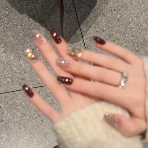红色穿戴甲成品美甲贴片假指甲带钻装饰指甲贴新年酒红色美甲显白