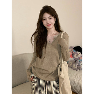 外出显瘦喂奶期打底衫 哺乳上衣秋冬软糯宽松V领长袖 T恤产后辣妈款