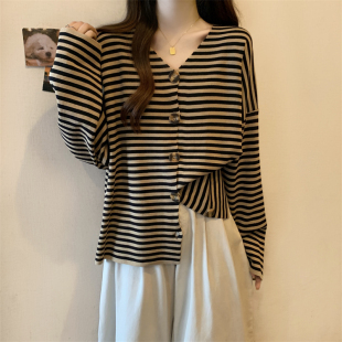 外出产后喂奶期开衫 韩系条纹哺乳上衣秋季 针织辣妈款 v领长袖 大码
