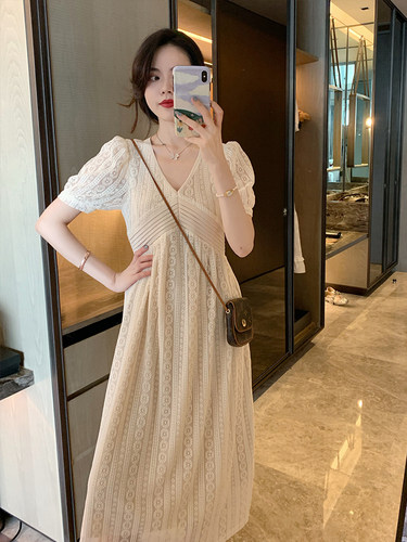 重工钩花v领辣妈款哺乳连衣裙
