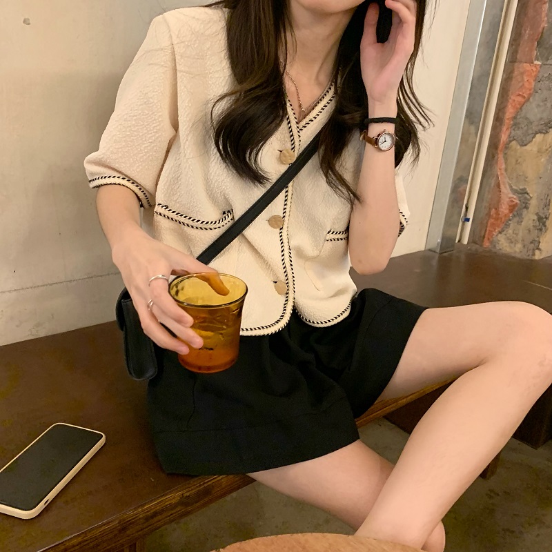 小香风辣妈装领纽扣喂奶服开衫