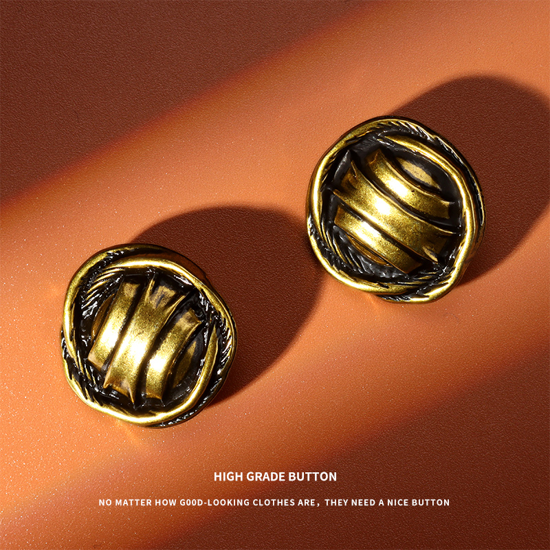 圆形金属扣子男女衣服外套大衣