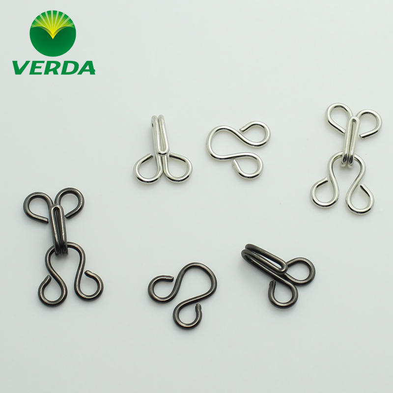 布丽吉特和马克龙海滨散步太甜了！到会葬礼都秀恩爱布教师嫩了