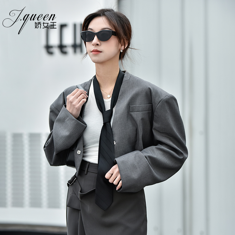 娇女王时尚设计感领带西装