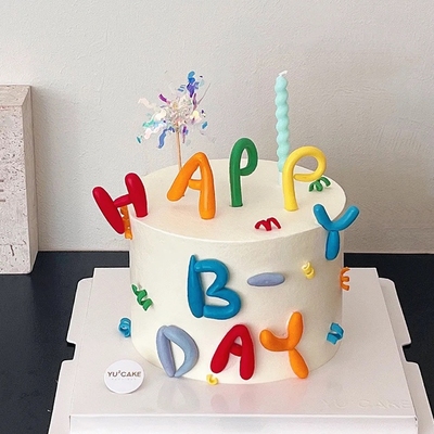 卡通彩色HB字母蛋糕装饰