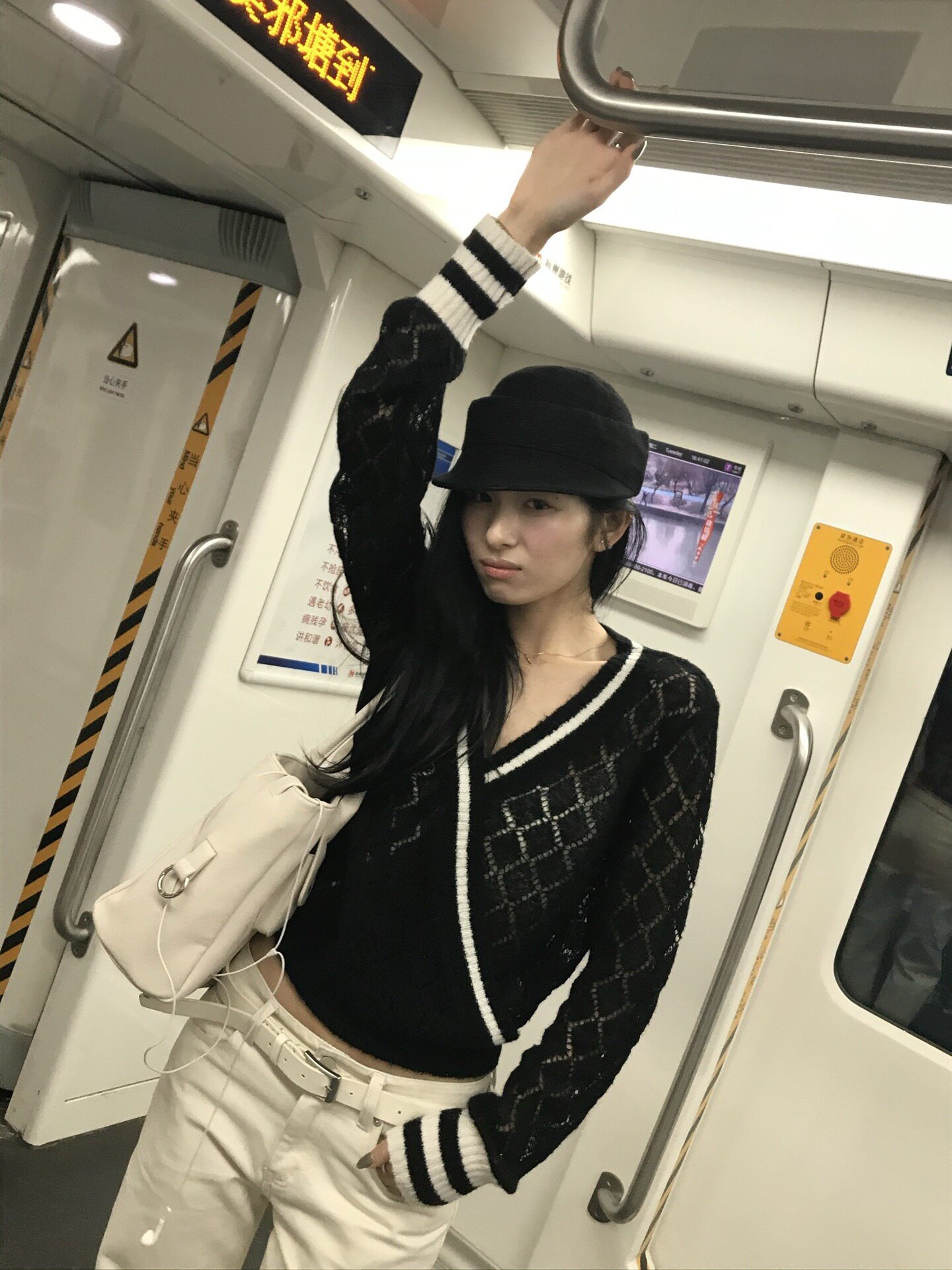 【saidtome】早秋V领菱格镂空针织开衫 撞色条纹显瘦黑色毛衫