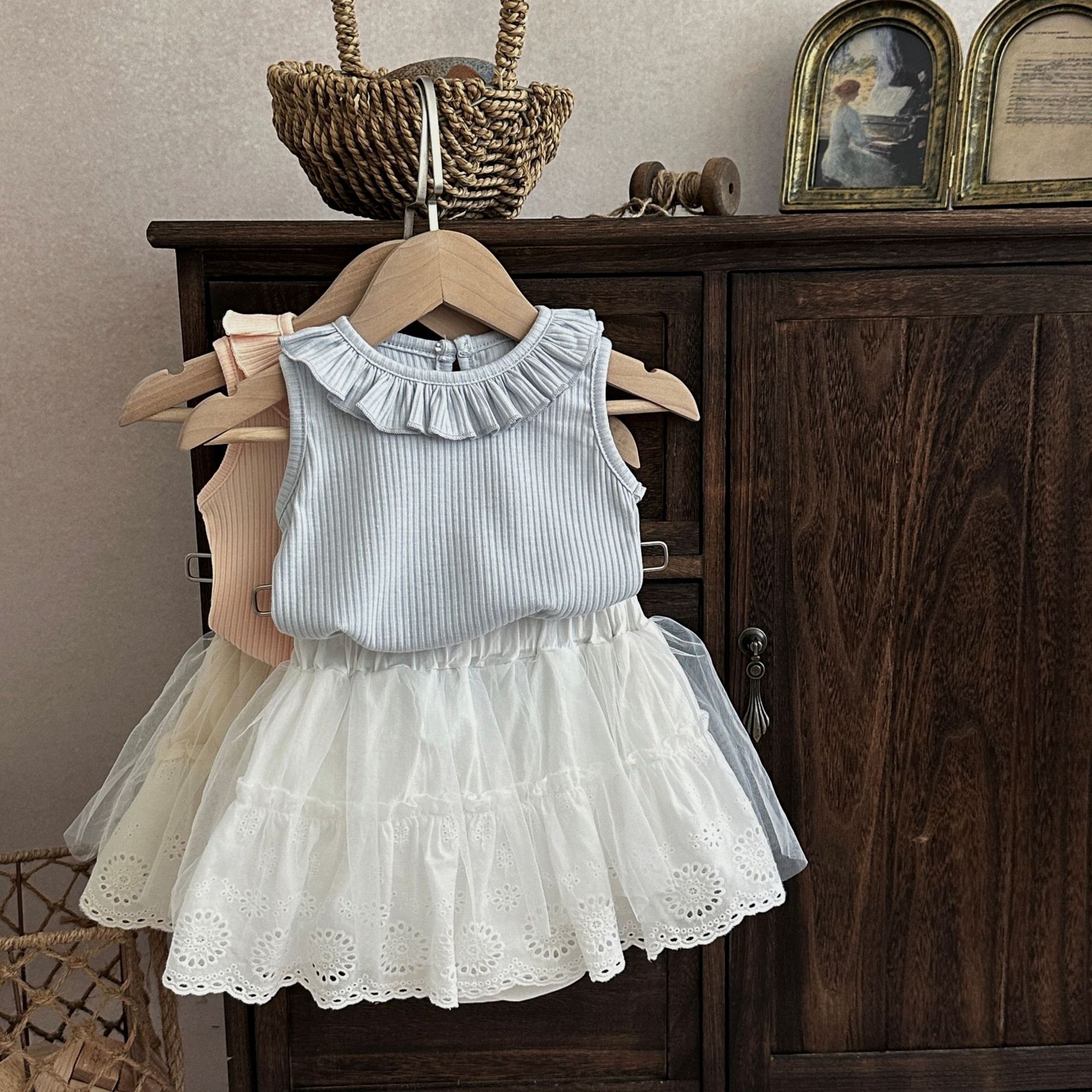 INS款婴幼儿夏季无袖荷叶领上衣女宝公主双层网纱蕾丝花苞短裙裤