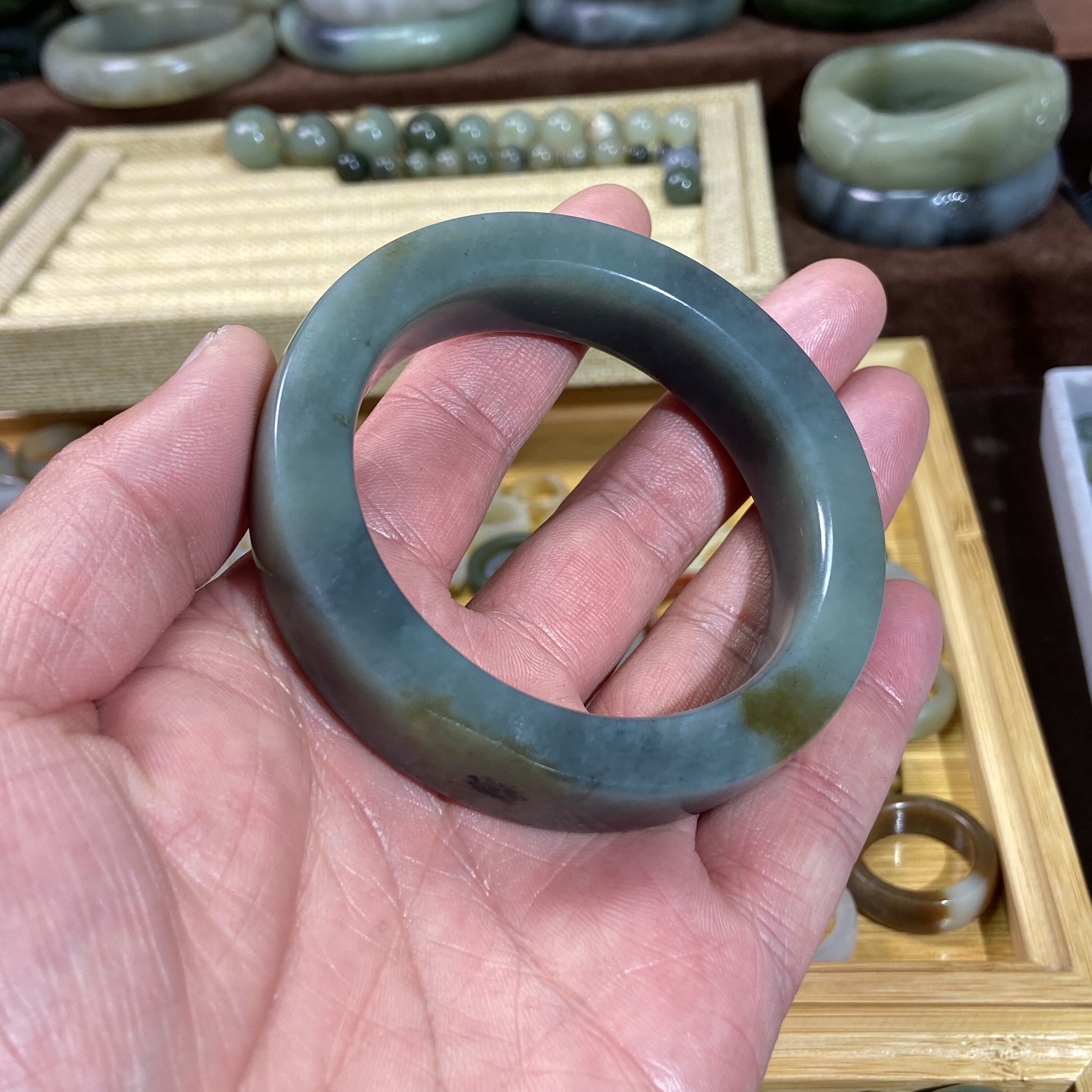 和田玉籽料手镯57圈口糖青花三色直切镯子复古风随型留皮古韵福镯