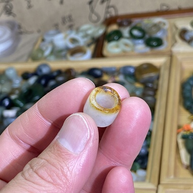 和田玉籽料黄油皮卡8随型跑环满皮古风玉环项链挂饰文玩珠串配饰