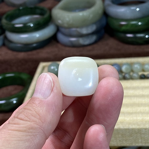和田玉糖白玉一口糖随型方平安扣挂坠复古风项链挂件吊坠方面包扣