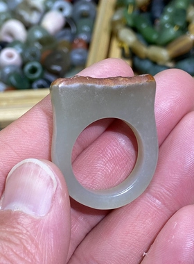 和田玉籽料卡19随型马鞍戒满皮沁红皮古风戒指扳指文玩跑环挂饰