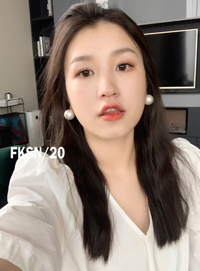 浮夸少女dayu 气质可爱挂的棉花珍珠球耳环  谁带谁好看